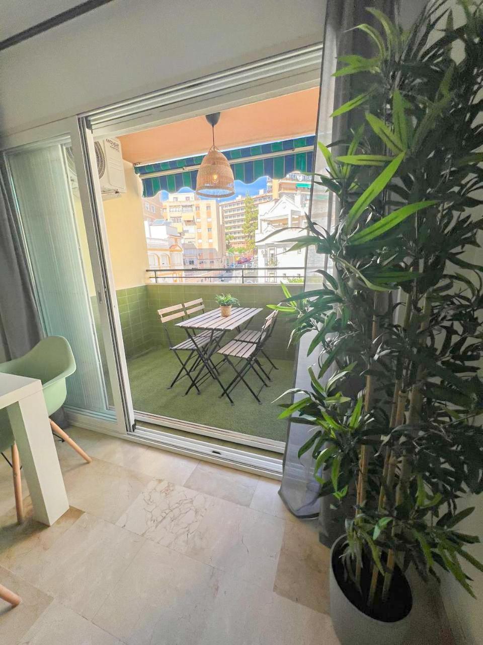 Large & Cozy Centrally Apartment Torremolinos Exteriör bild
